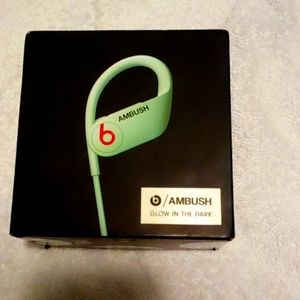 beats by dr. dre POWERBEATS AMBUSH GLOW IN THE DARK Wireless Bluetooth Earphones
